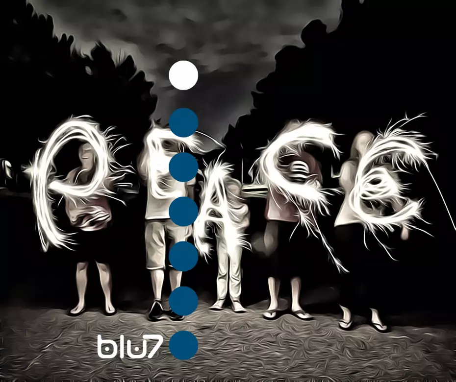 Pace; Scritta; persone; 1 gennaio; fuochi artificio;