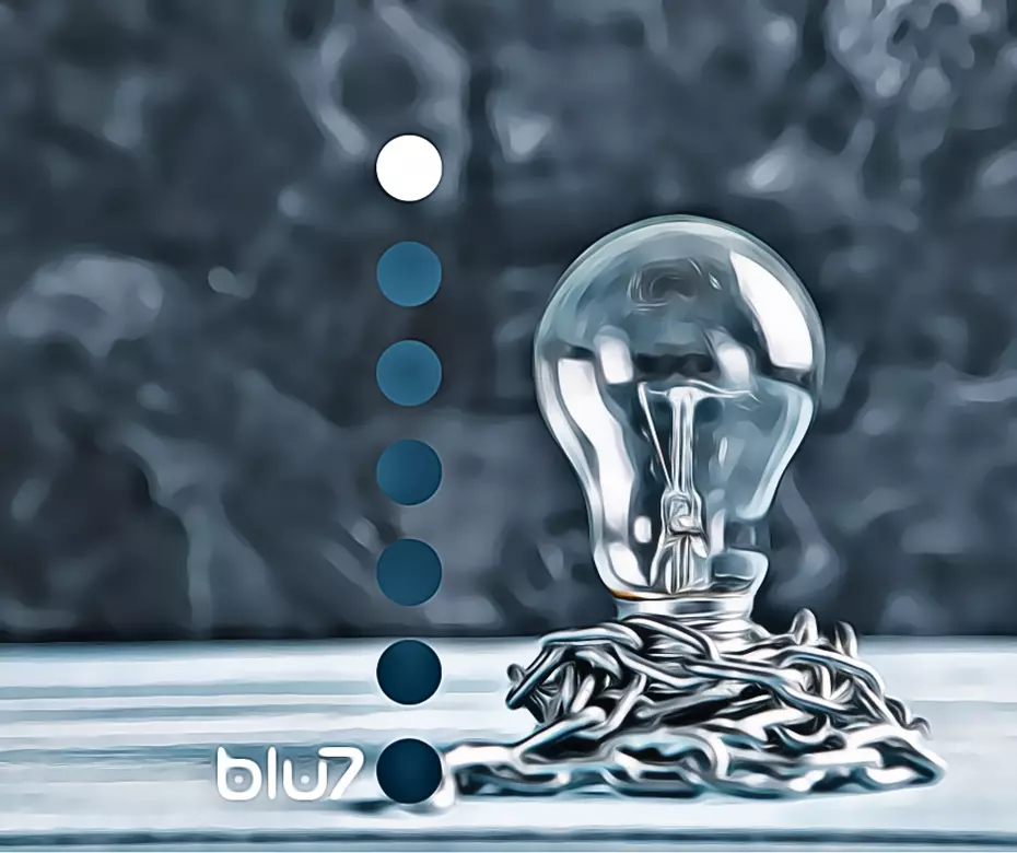 la Proprietà Intellettuale; una lampadina;