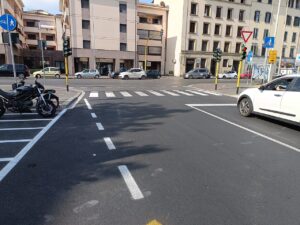 via Allori; segnaletica rizzontale: nuovo asfalto;